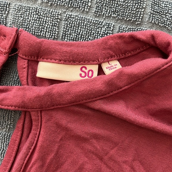 Two women’s tops. Both sz L but fit like a M - Picture 4 of 7